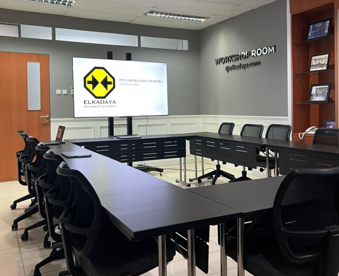 Scientists in laboratory